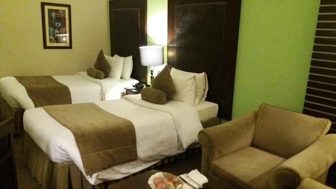 Smart Hotel Лахор Экстерьер фото