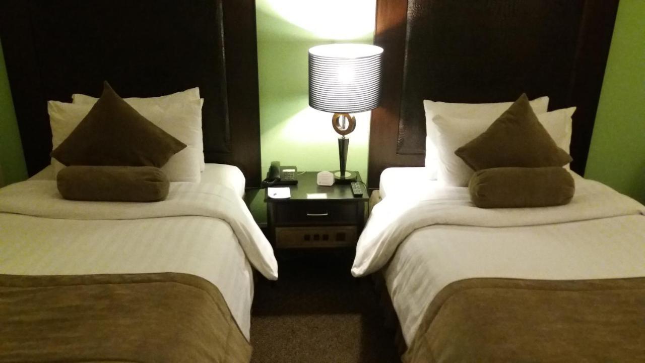Smart Hotel Лахор Экстерьер фото