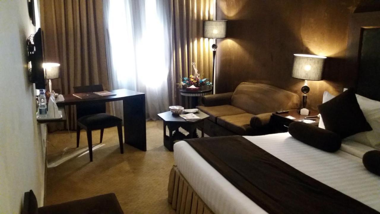 Smart Hotel Лахор Экстерьер фото