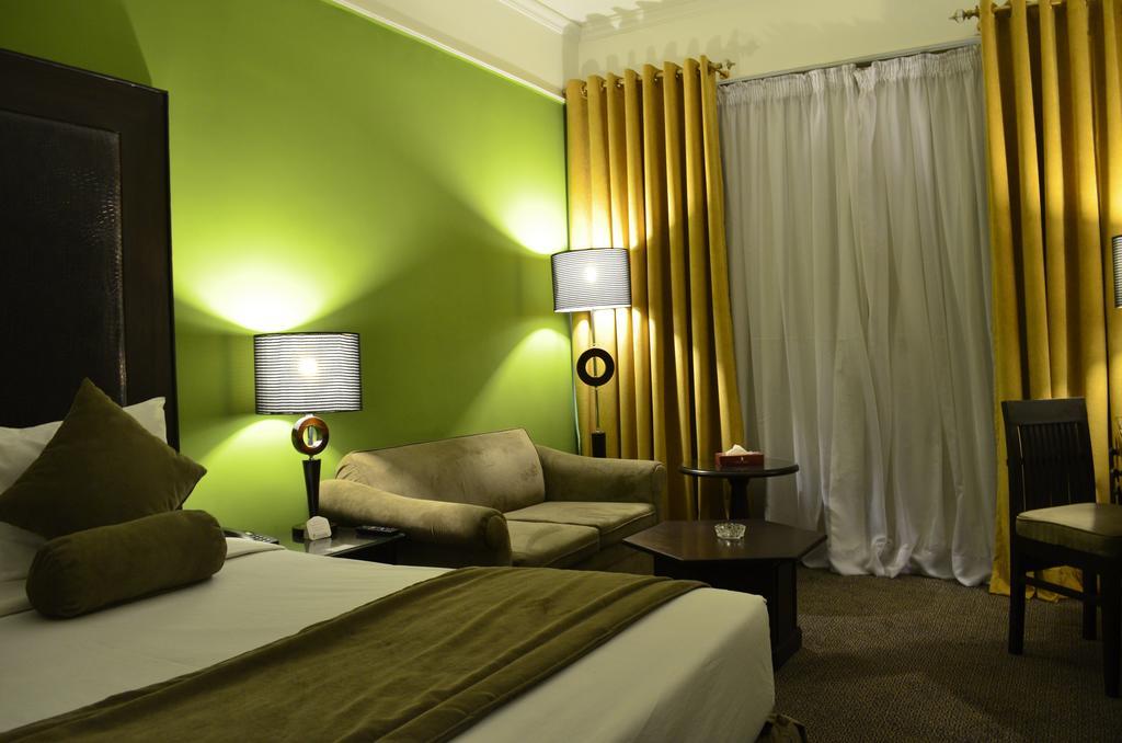 Smart Hotel Лахор Номер фото