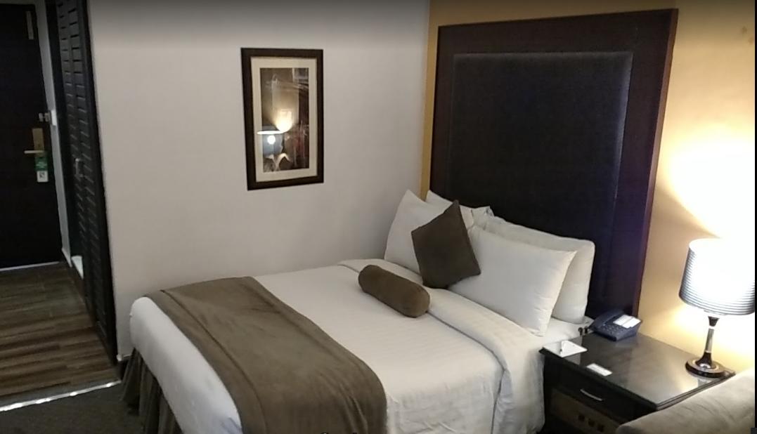 Smart Hotel Лахор Экстерьер фото