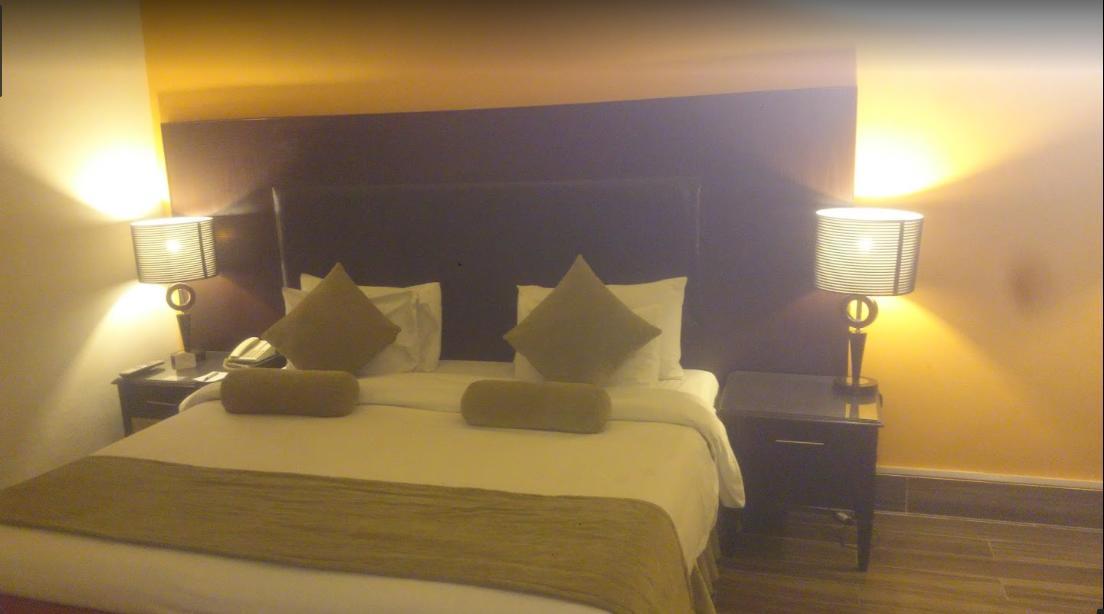 Smart Hotel Лахор Экстерьер фото