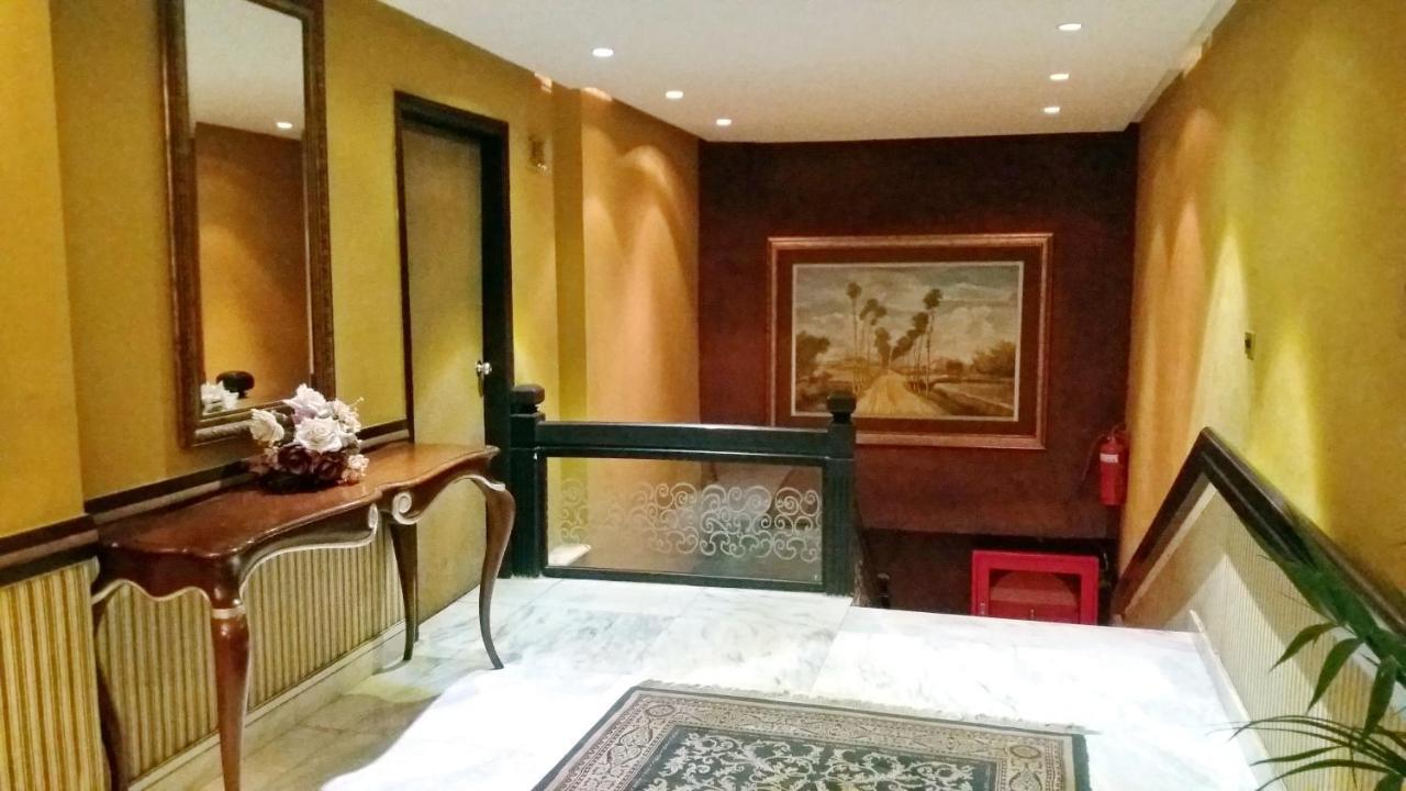Smart Hotel Лахор Экстерьер фото