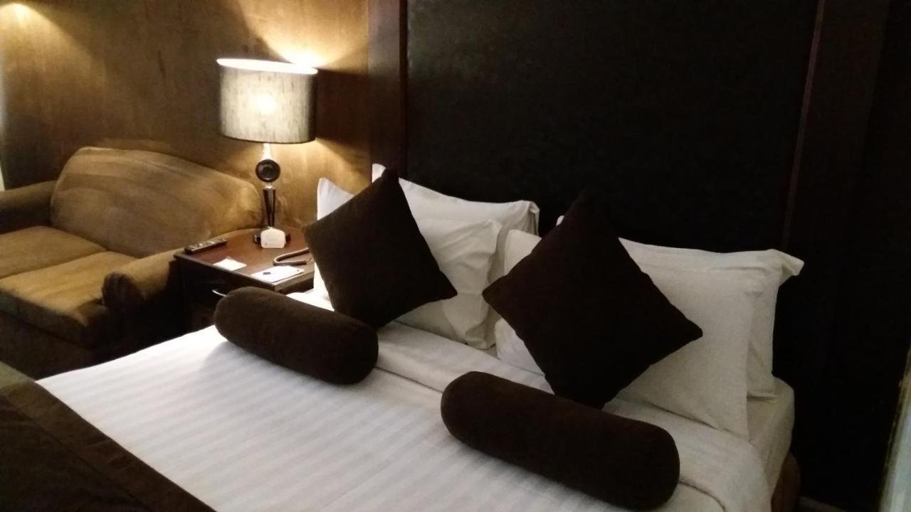 Smart Hotel Лахор Экстерьер фото