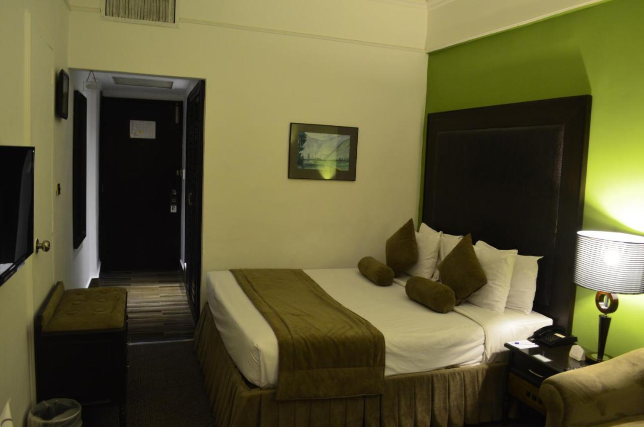 Smart Hotel Лахор Экстерьер фото