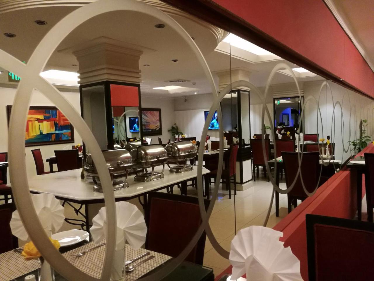 Smart Hotel Лахор Экстерьер фото