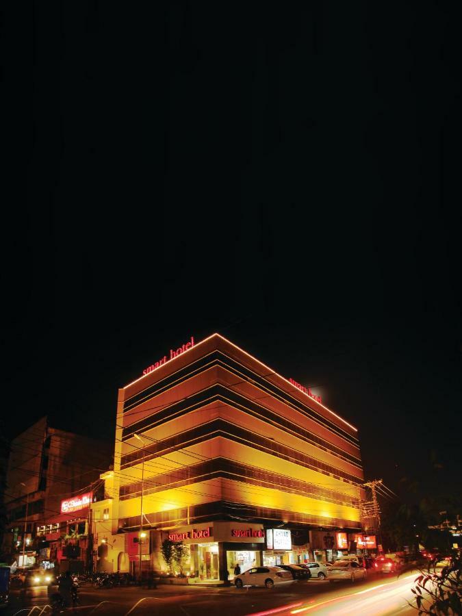 Smart Hotel Лахор Экстерьер фото