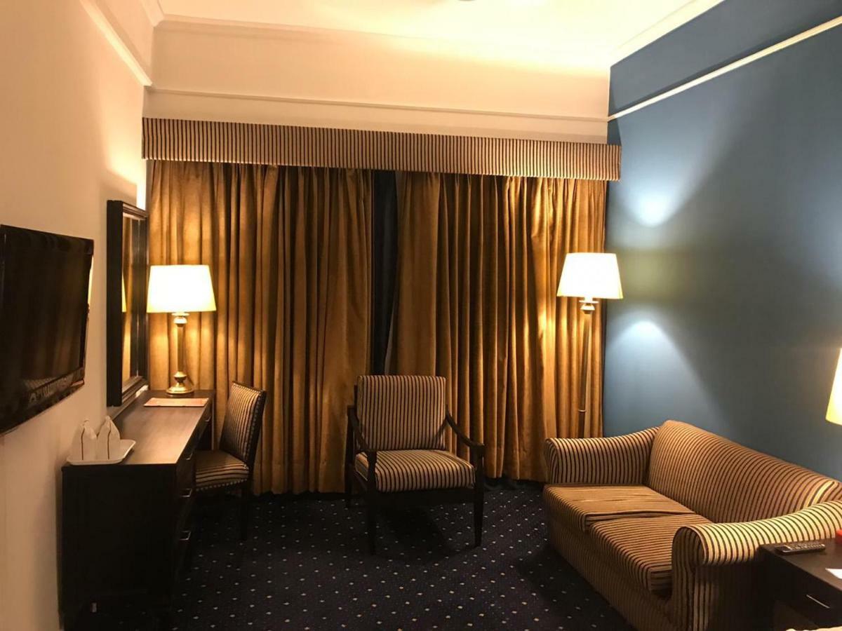 Smart Hotel Лахор Экстерьер фото
